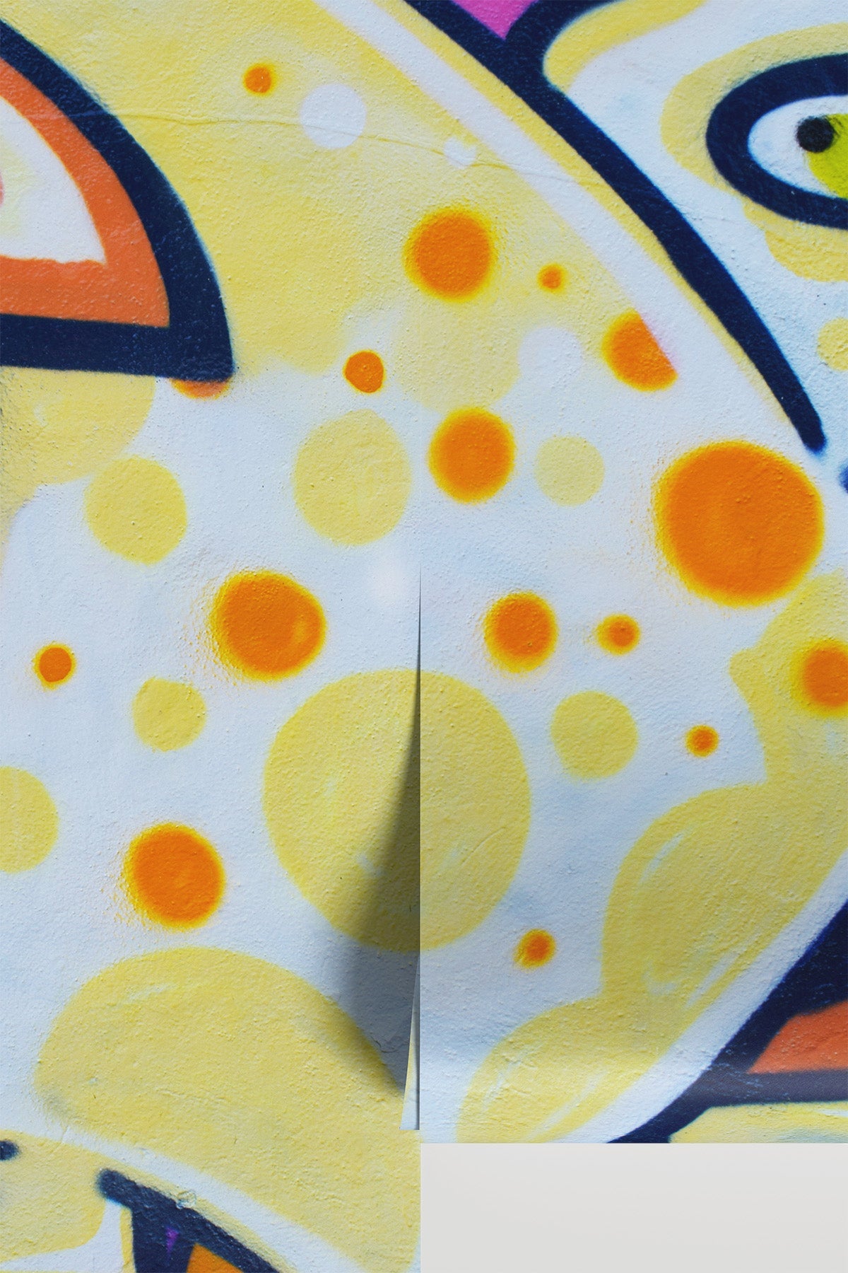 Abstract Street Graffiti wallpaper panel seam detail