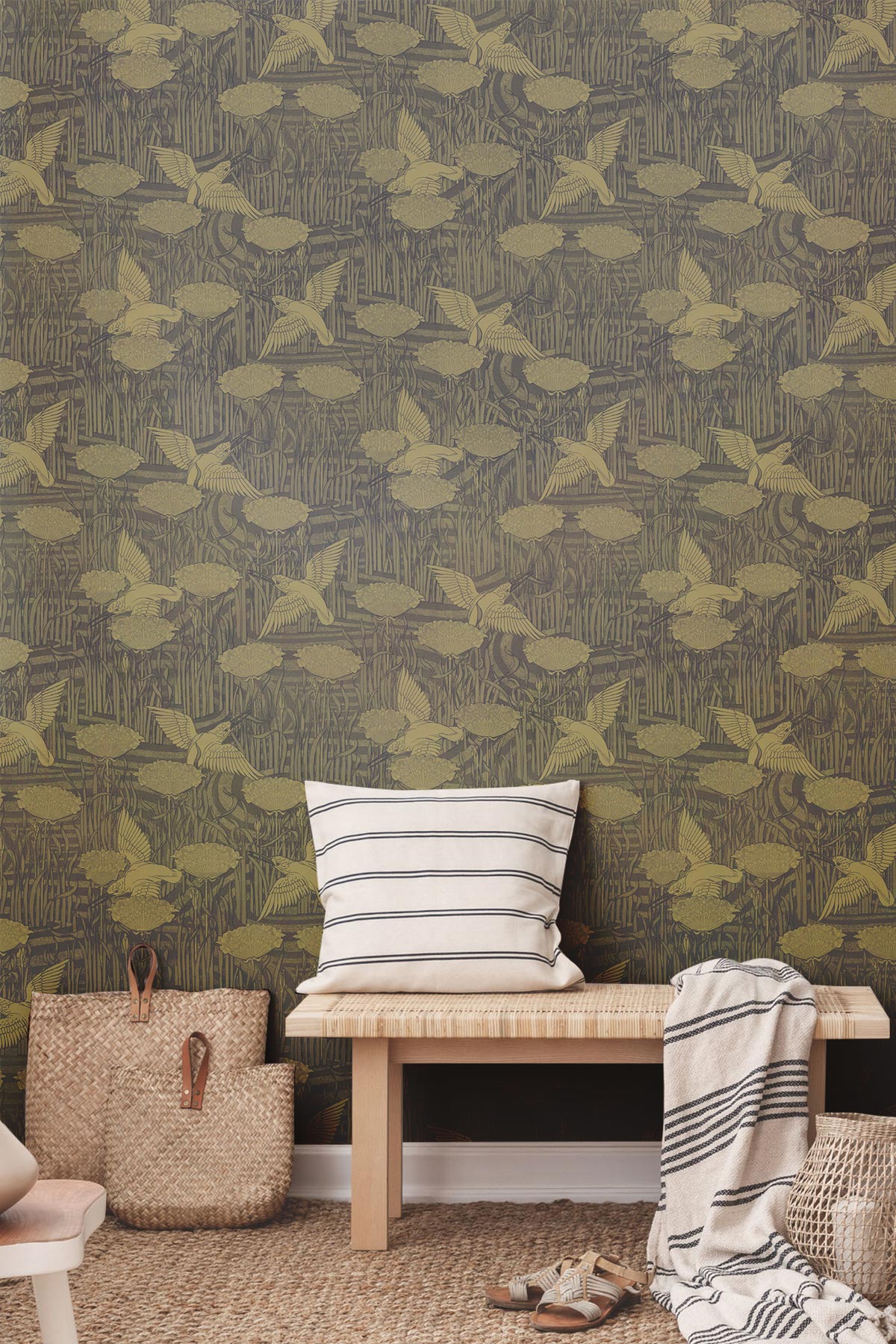 Kingfisher Above Water / Gold