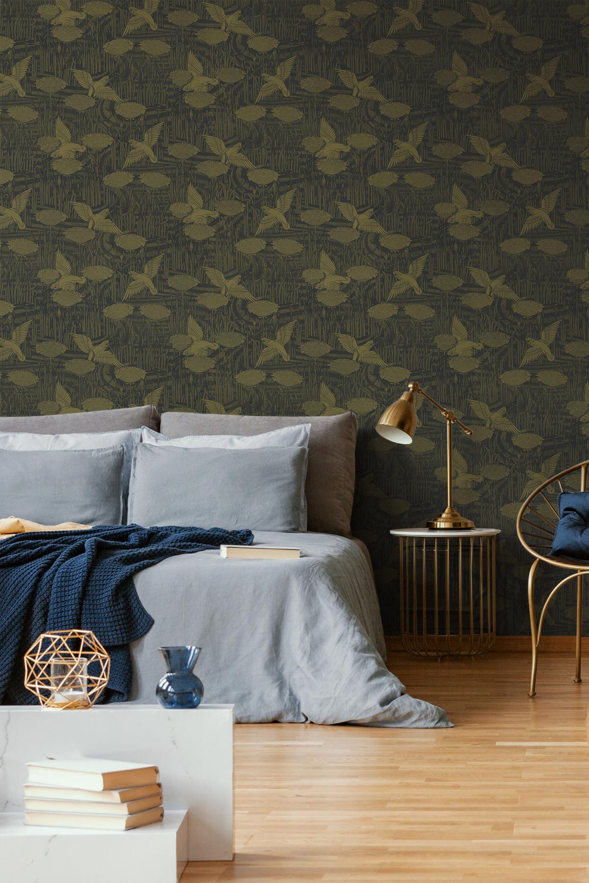 Kingfisher Above Water / Gold