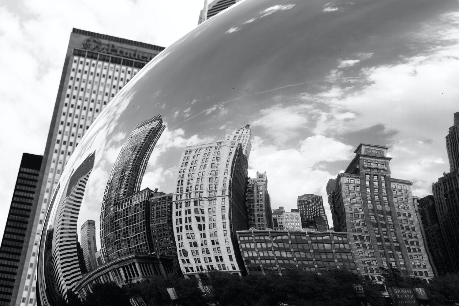 Chicago Cloud Gate Wall Mural