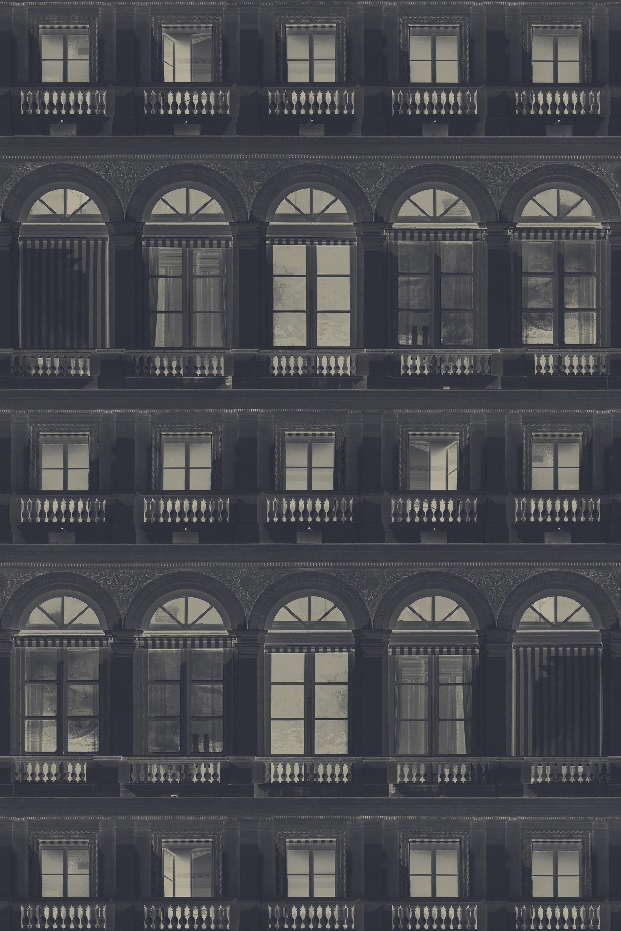 Palais Royal / Navy