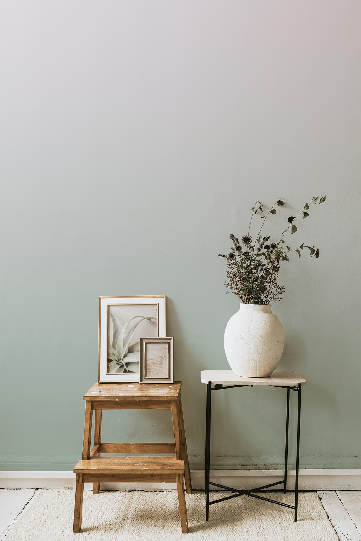 Spring Sage Wallpaper in a room