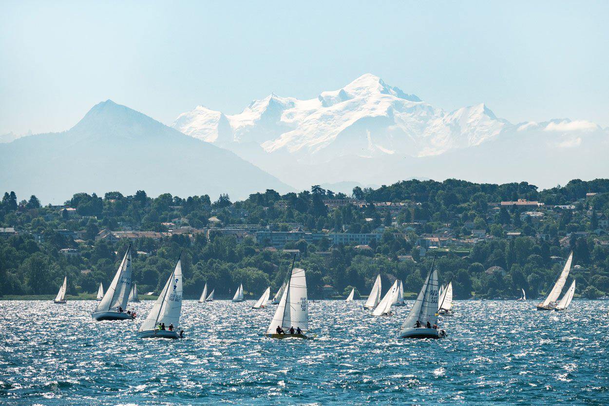 Geneva Boat Racing Wall Mural-Wall Mural-Eazywallz